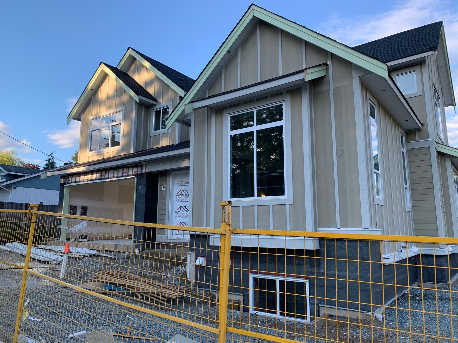 Hardieplank ,Hardie pannel & Board and Batten photo 1