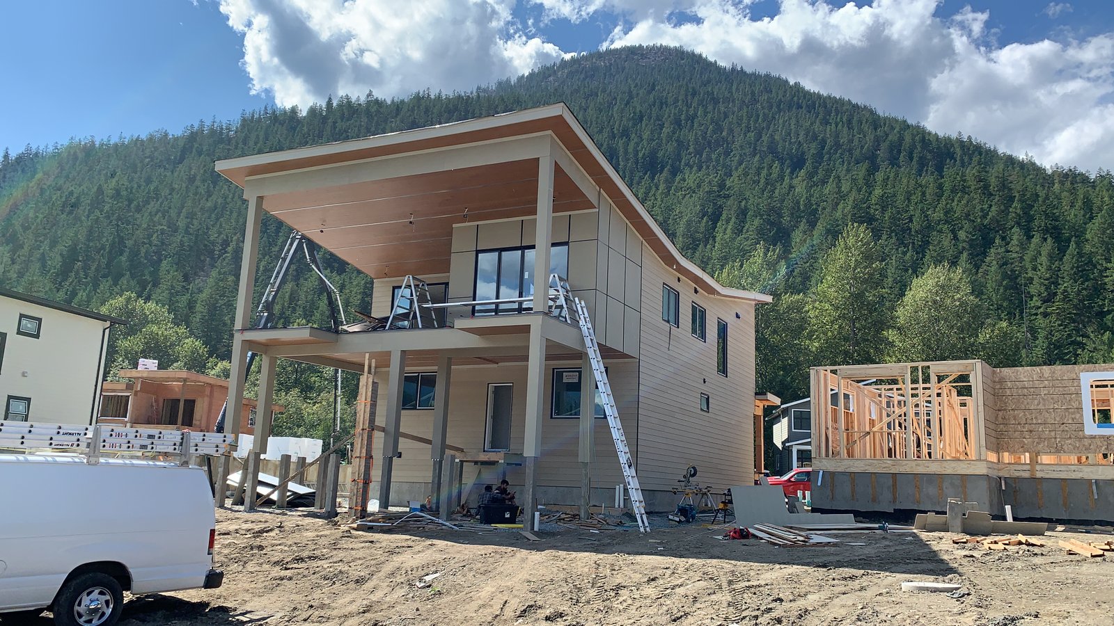 Modern Residential Exterior Overhaul photo 2